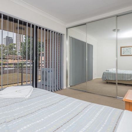 Parkside Apartments Parramatta シドニー エクステリア 写真
